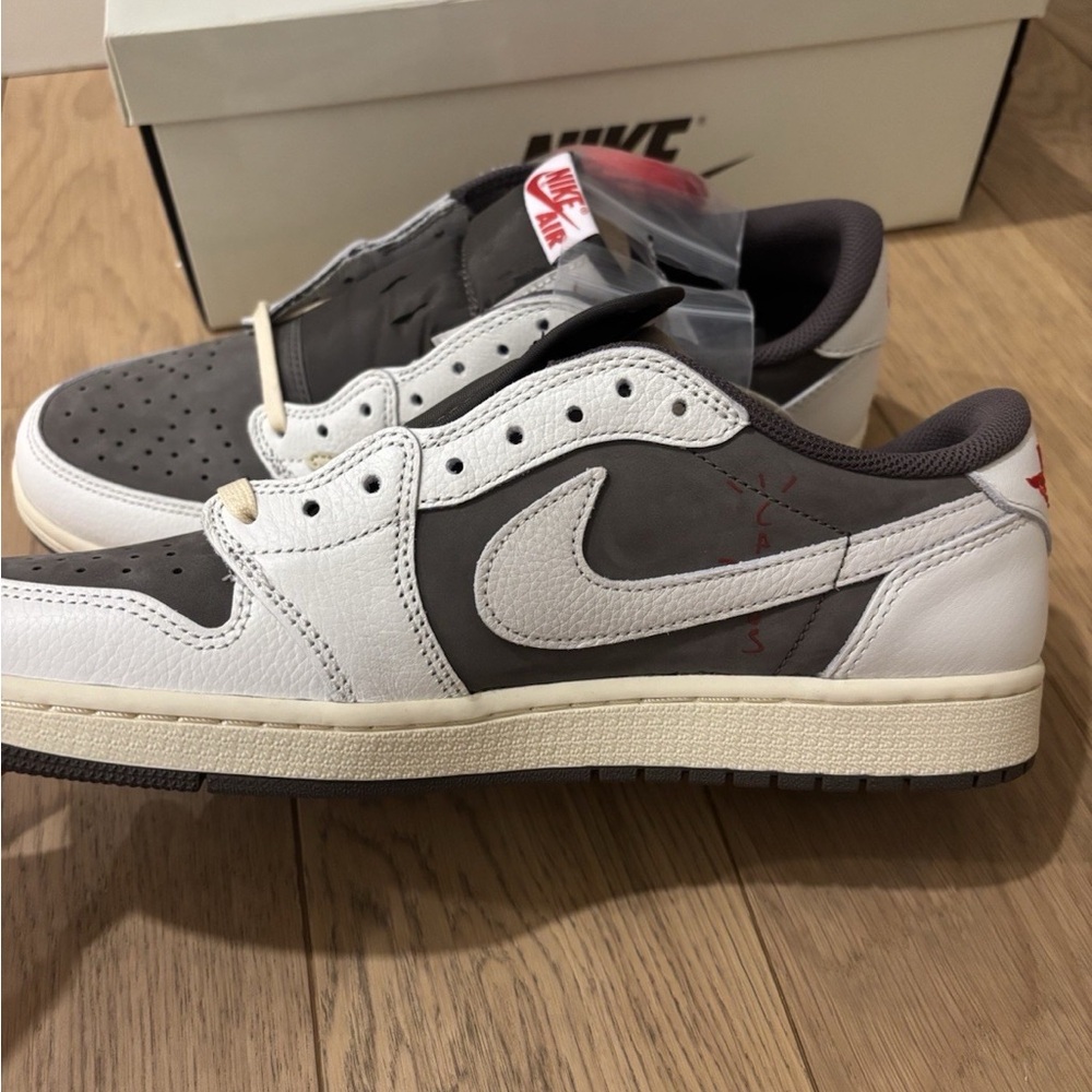DM7866 162 Air Jordan 1 Retro Low OG SP Travis Scott Reverse Mocha - Picture 4 of 5